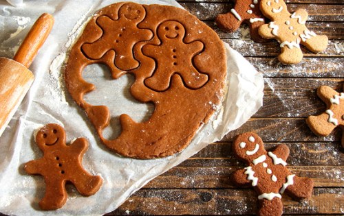 Коледни бисквити с мед, портокалова кора и канела – Рецепти Белчо Христов